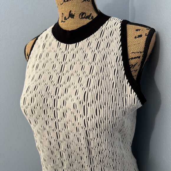 WHBM Patterned Textured Tank Top - Picture 3 of 14